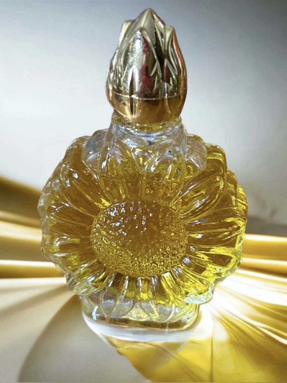 Avon .75 Fl Oz Autumn Aster Demi Decanter Topaze Cologne Flower H3